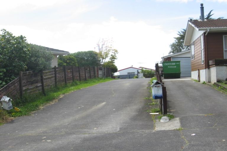 Photo of property in 2/19 Moncrieff Avenue, Clendon Park, Auckland, 2103