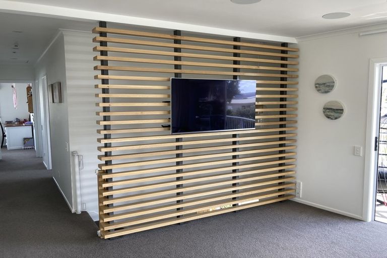 Photo of property in 11 Dawnhaven Drive, Te Atatu Peninsula, Auckland, 0610