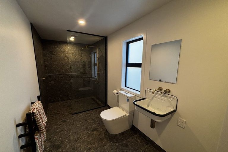 Photo of property in 30a Waiwaka Terrace, Strandon, New Plymouth, 4312