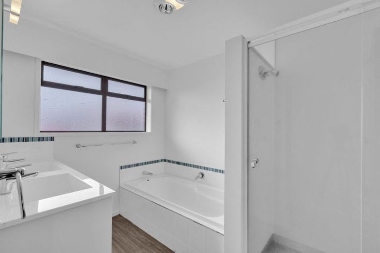 Photo of property in 29 Lachlan Drive, Dinsdale, Hamilton, 3204