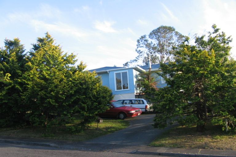 Photo of property in 13 Locket Road, Glenfield, Auckland, 0629