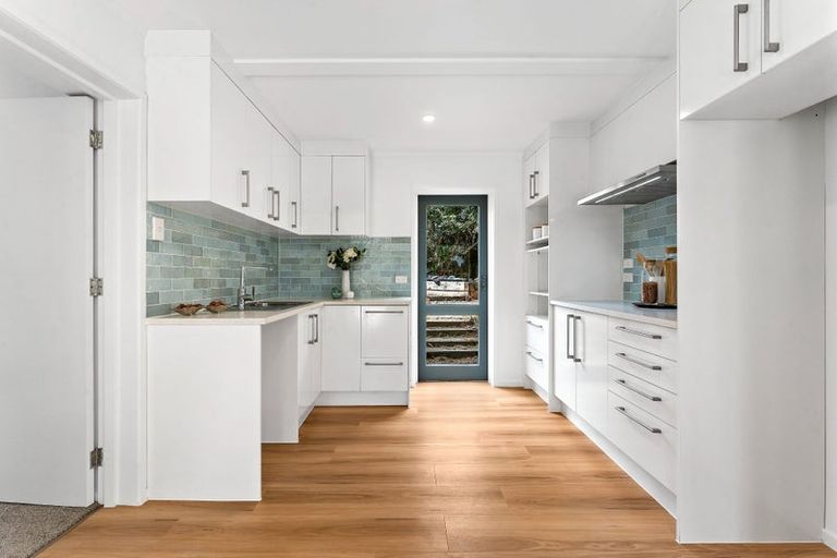 Photo of property in 99 Matipo Road, Te Atatu Peninsula, Auckland, 0610