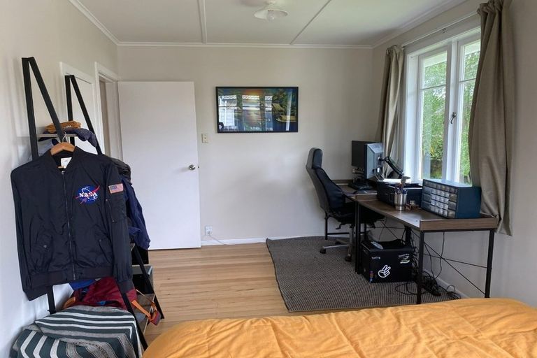 Photo of property in 37 Harrington Road, Henderson, Auckland, 0610