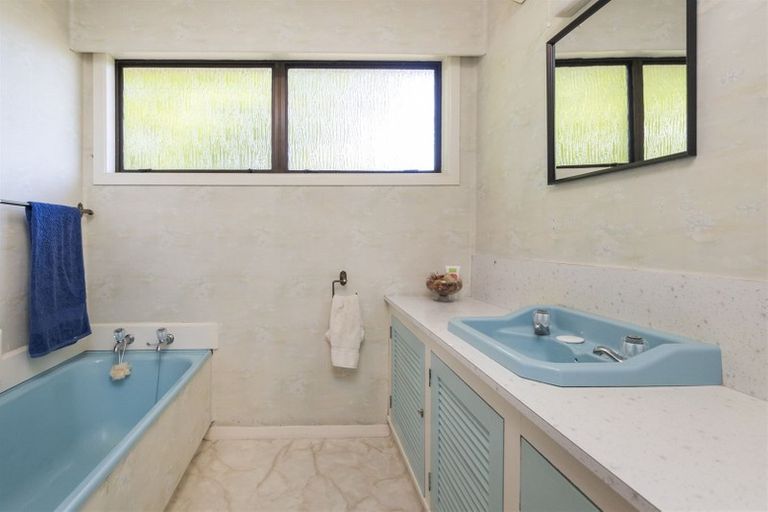 Photo of property in 12 Freyberg Street, Feilding, 4702