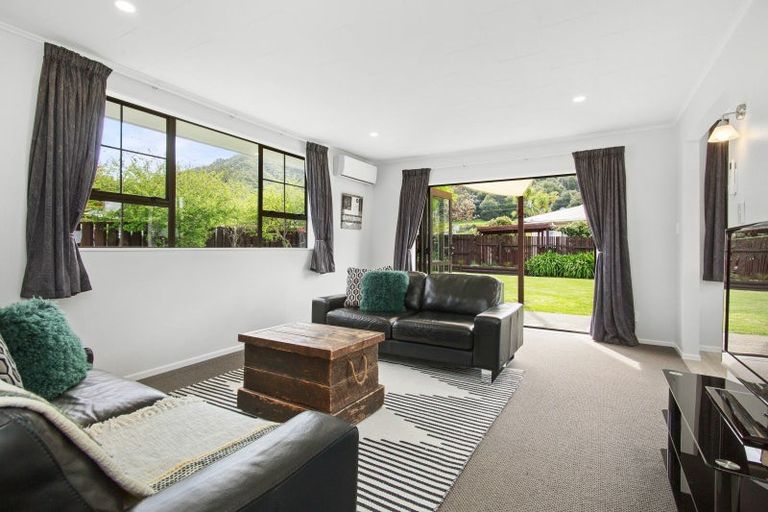 Photo of property in 152 California Drive, Totara Park, Upper Hutt, 5018