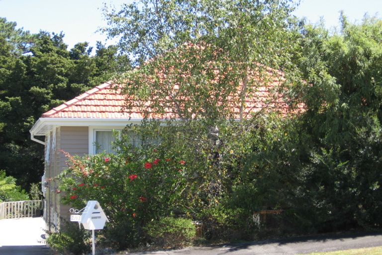 Photo of property in 1/13 Wernham Place, Northcote, Auckland, 0626