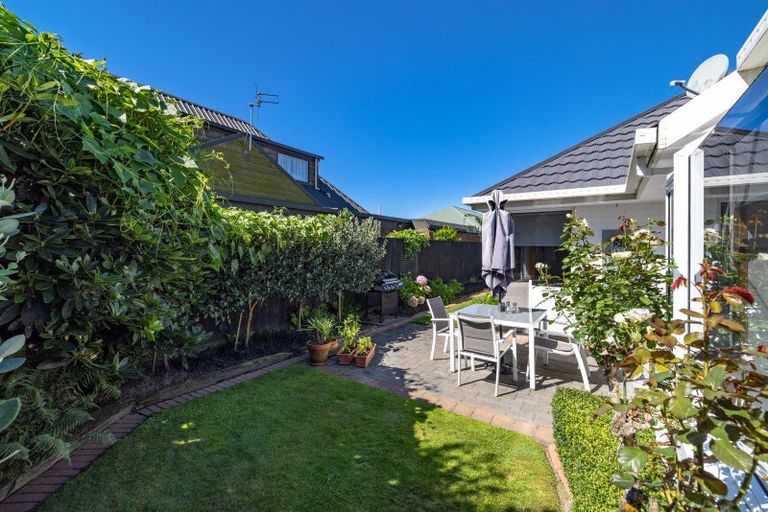 Photo of property in 2/48 Staveley Street, Avonhead, Christchurch, 8042