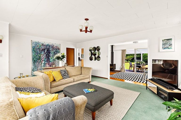 Photo of property in 39 Harbour View Road, Point Wells, 0986