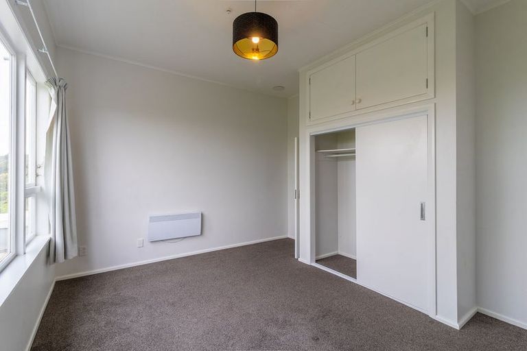 Photo of property in 31 Apuka Street, Brooklyn, Wellington, 6021