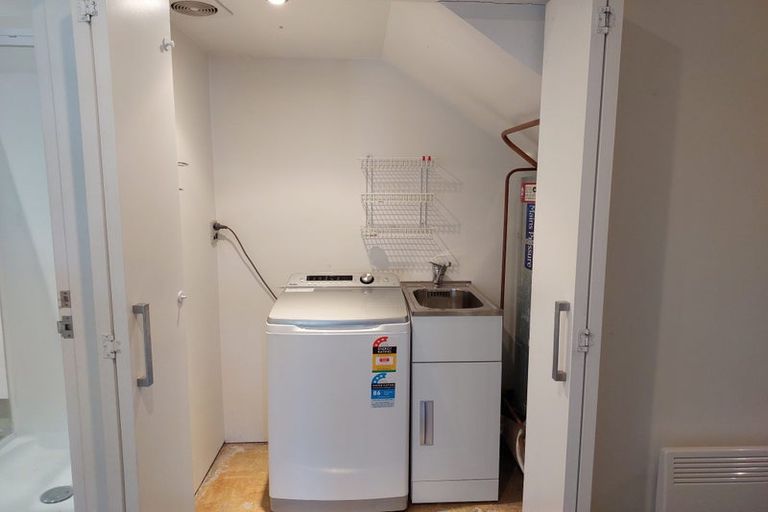 Photo of property in 21 Kopiko Way, Brooklyn, Wellington, 6021