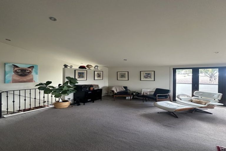 Photo of property in 46 Masterton Road, Rothesay Bay, Auckland, 0630