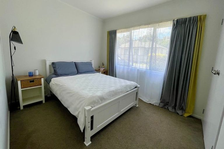 Photo of property in 1/14 Knott Road, Stanmore Bay, Whangaparaoa, 0932