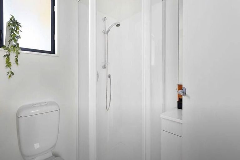 Photo of property in 7u2 Carleton Terrace, Tawa, Wellington, 5028
