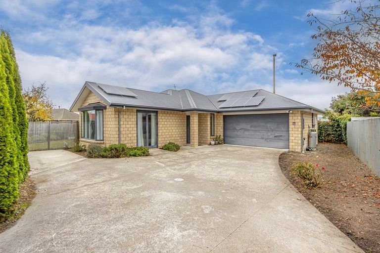 Photo of property in 25 Roberts Road, Hei Hei, Christchurch, 8042
