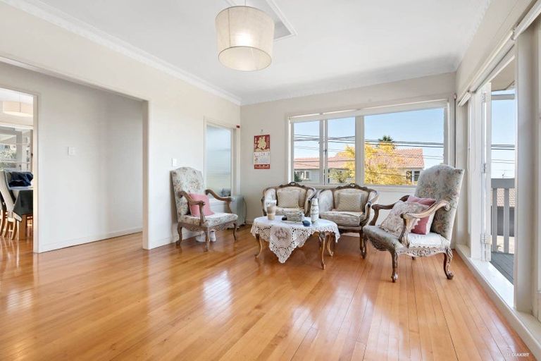 Photo of property in 50 Arran Road, Browns Bay, Auckland, 0630