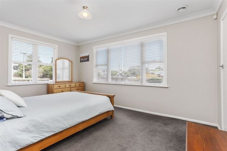 Photo of property in 22 Rewarewa Road, Te Atatu Peninsula, Auckland, 0610