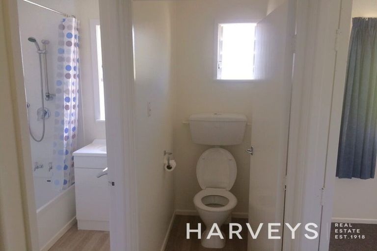 Photo of property in 42 Crystal Avenue, Glendene, Auckland, 0602