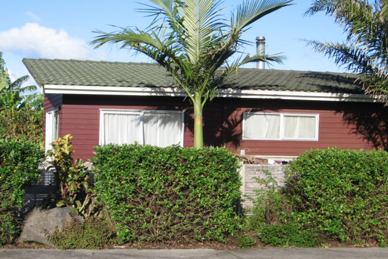 Photo of property in 6 Francis Skinner Place, Orewa, 0931