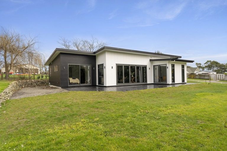 Photo of property in 112 Kawiu Road, Levin, 5510