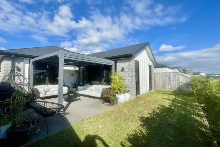 Photo of property in 19 Tangaroa Place, Poike, Tauranga, 3112