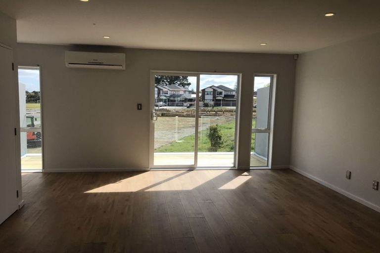 Photo of property in 23 Meritage Lane, Te Atatu South, Auckland, 0610