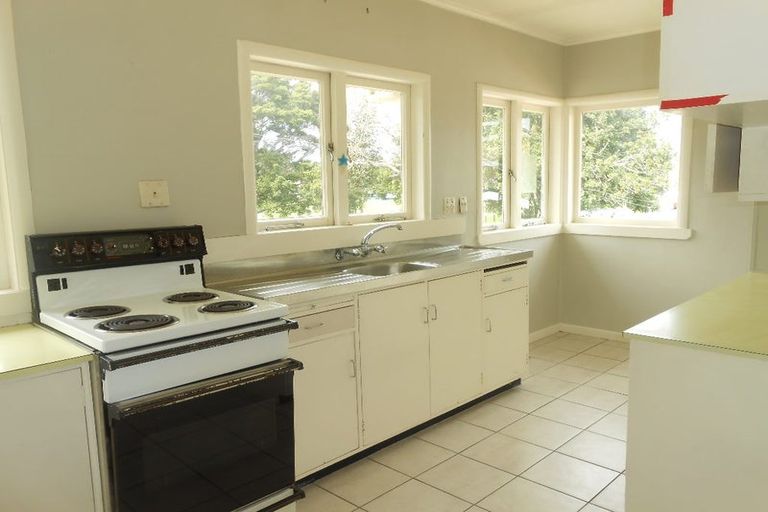 Photo of property in 280 Great South Road, Papakura, 2110