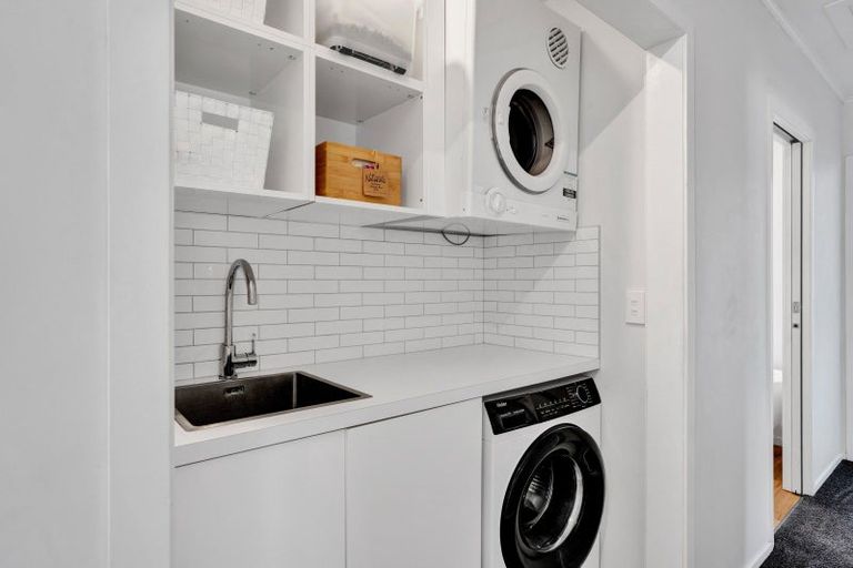 Photo of property in 43 Essex Street, Vogeltown, New Plymouth, 4310