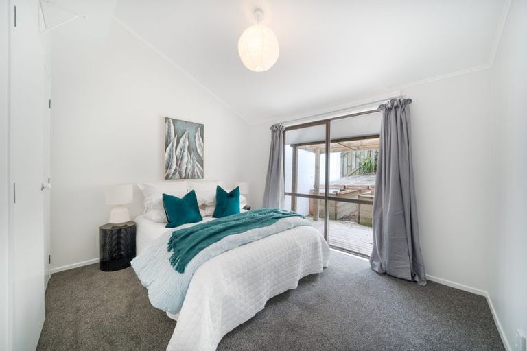 Photo of property in 2 Anzia Way, Johnsonville, Wellington, 6037