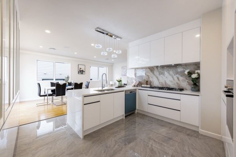 Photo of property in 11 Drover Close, Flat Bush, Auckland, 2019