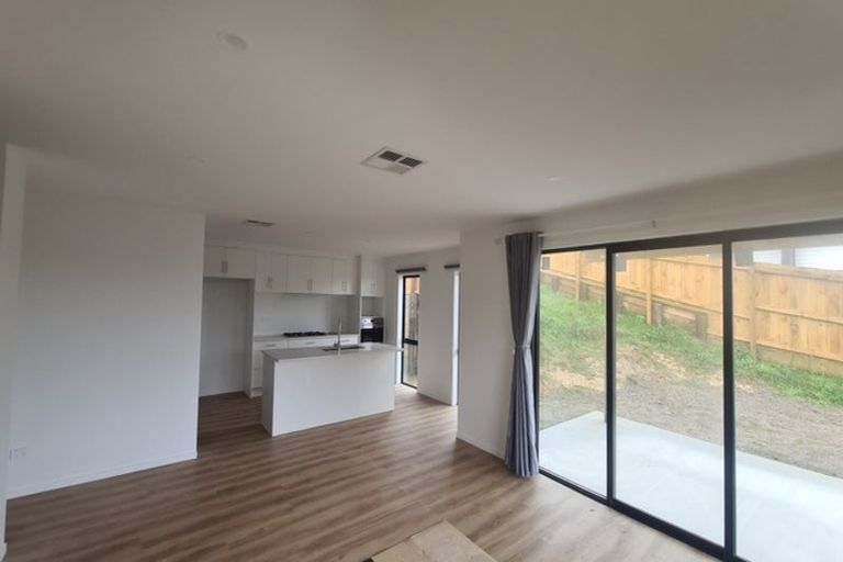 Photo of property in 21 Topsail Way, Whitby, Porirua, 5024