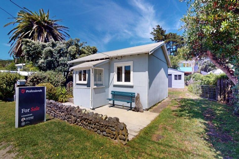 Photo of property in 647 Waitarere Beach Road, Waitarere Beach, Levin, 5510