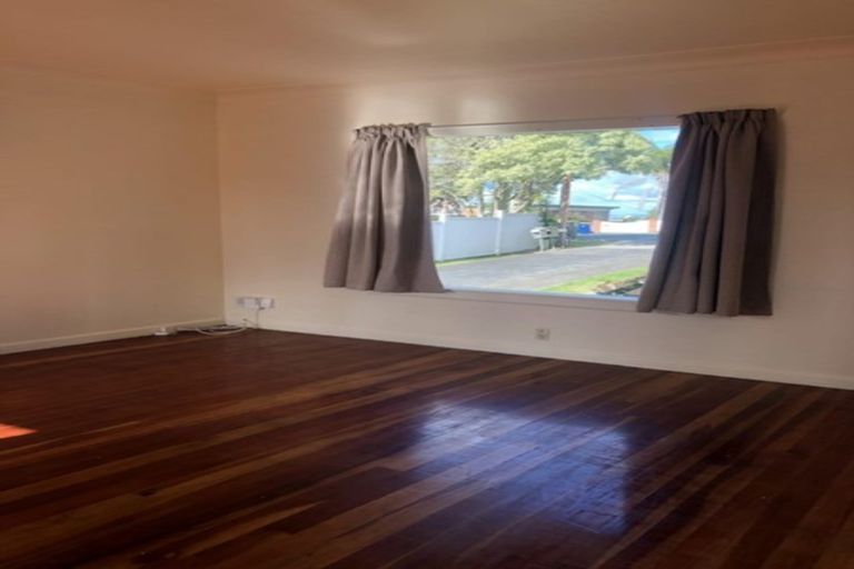 Photo of property in 131 Ocean View Road, Hillcrest, Auckland, 0627