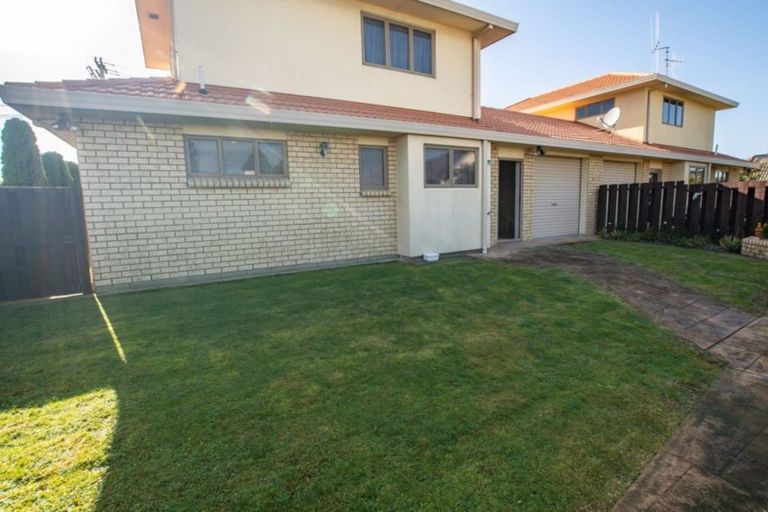 Photo of property in 60a Pitau Road, Mount Maunganui, 3116