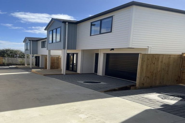 Photo of property in 166a Ransom Smyth Drive, Goodwood Heights, Auckland, 2105