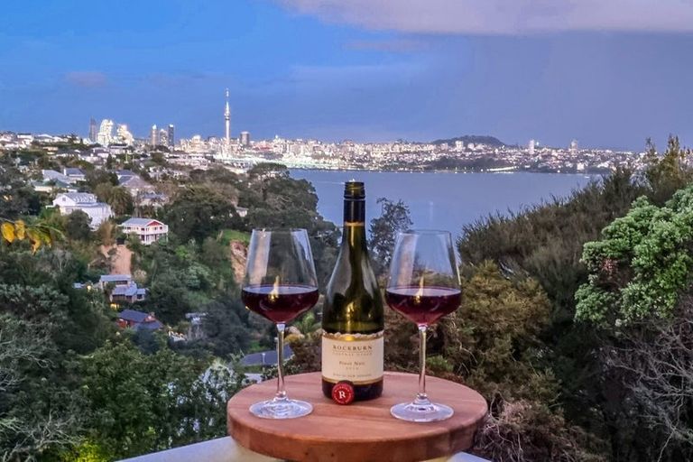 Photo of property in 34a Rawene Road, Birkenhead, Auckland, 0626