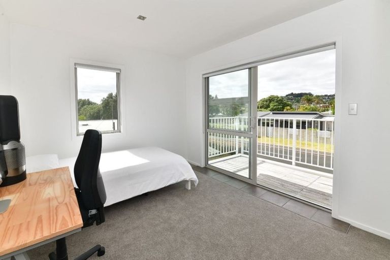 Photo of property in 53a Walton Street, Red Beach, 0932