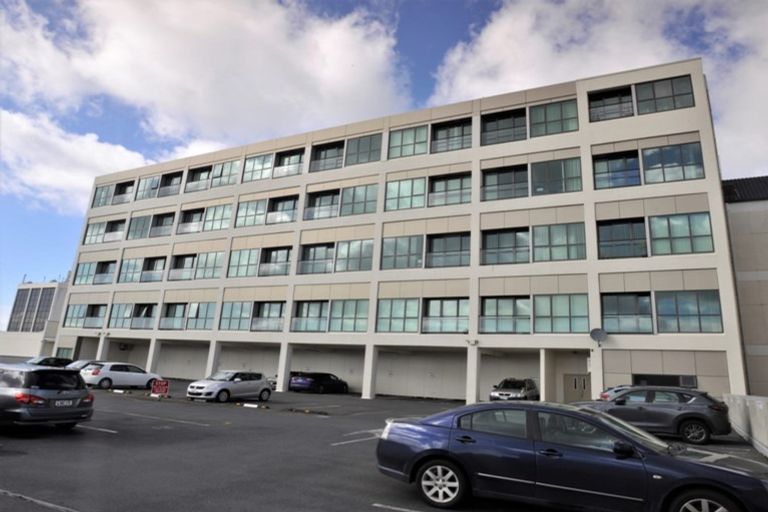 Photo of property in Royal Court Apartments, 1193unit Hinemoa Street, Rotorua, 3010