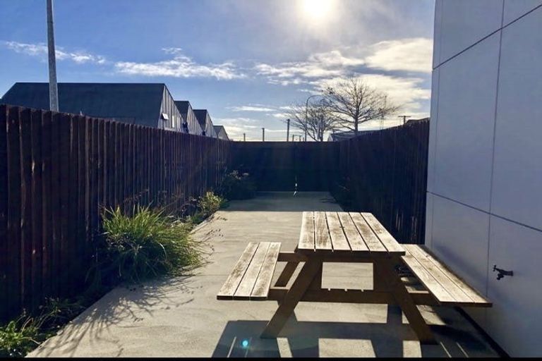 Photo of property in 3/75 Thackeray Place, Waltham, Christchurch, 8023