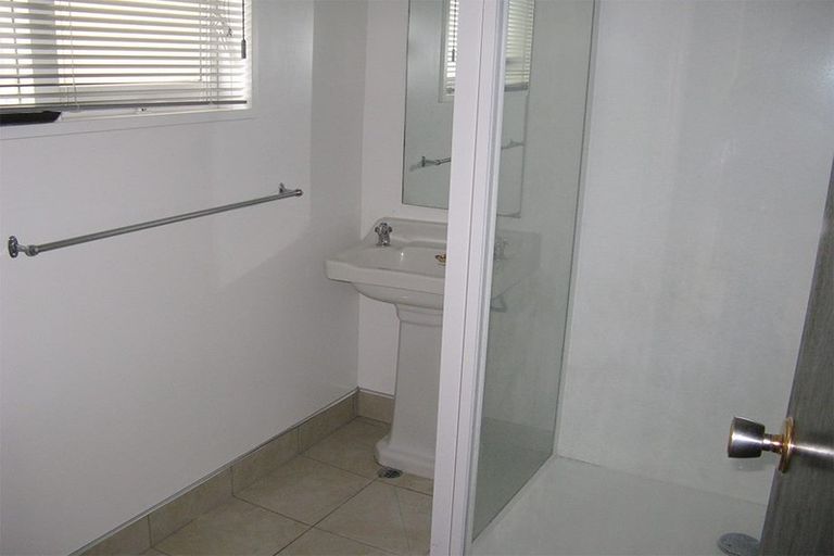 Photo of property in 8/23 Frederick Street, Waltham, Christchurch, 8011