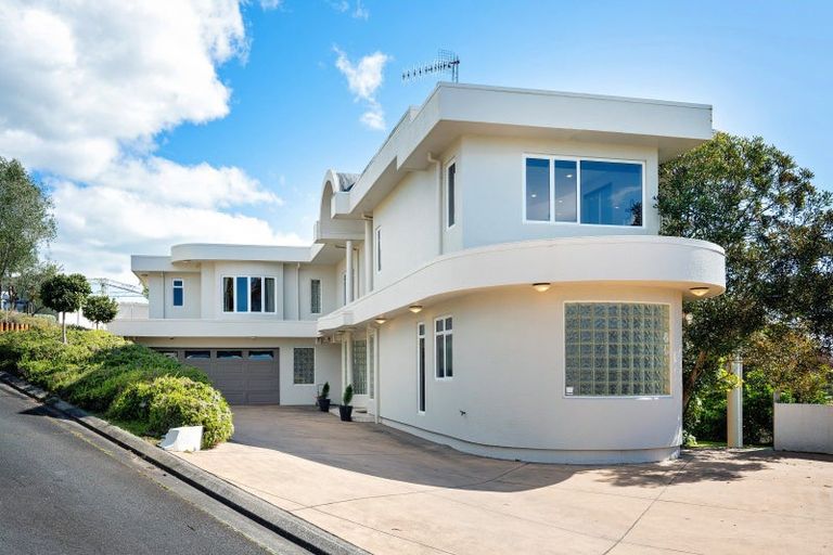 Photo of property in 14 Woodford Heights, Havelock North, 4130