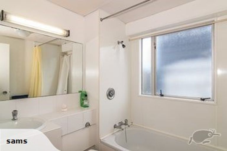 Photo of property in Capital Hill Apartments, 11/54u Hill Street, Thorndon, Wellington, 6011