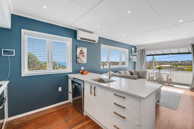 Photo of property in 6 Kauri Road, Stanmore Bay, Whangaparaoa, 0932