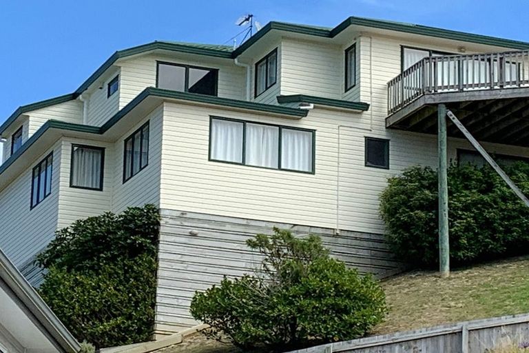 Photo of property in 26 Tattenhall Grove, Churton Park, Wellington, 6037