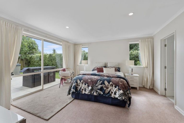 Photo of property in 11 Hoihere Place, Parklands, Christchurch, 8083