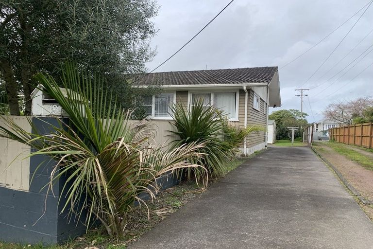 Photo of property in 19 Salisbury Road, Birkdale, Auckland, 0626