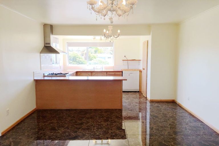 Photo of property in 44 Kaikoura Street, Henderson, Auckland, 0612