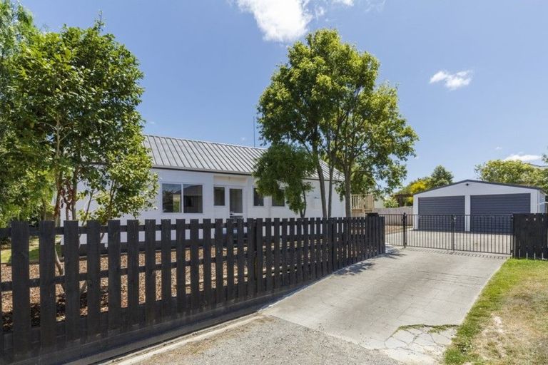 Photo of property in 19 Peppertree Glade, Kelvin Grove, Palmerston North, 4414