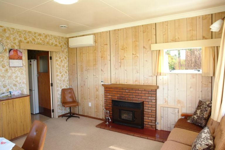 Photo of property in 28 Hussey Street, Waverley, 4510