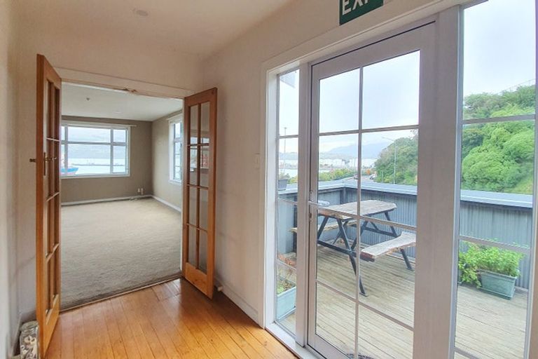 Photo of property in 2 Hawkhurst Road, Lyttelton, 8082