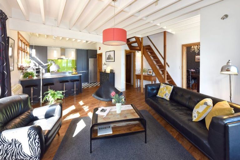 Photo of property in 35 Reserve Terrace, Lyttelton, 8082